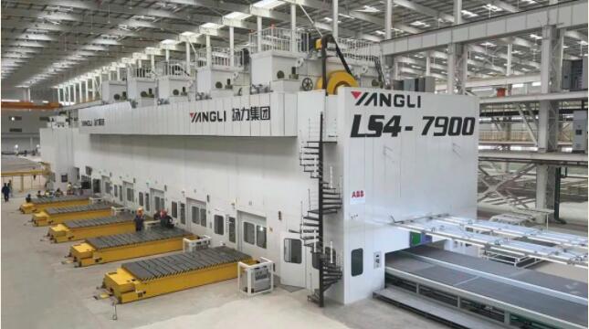揚(yáng)力集團(tuán)“2500T機(jī)械多連桿沖壓線”被認(rèn)定為2023年江蘇省首臺（套）重大裝備！